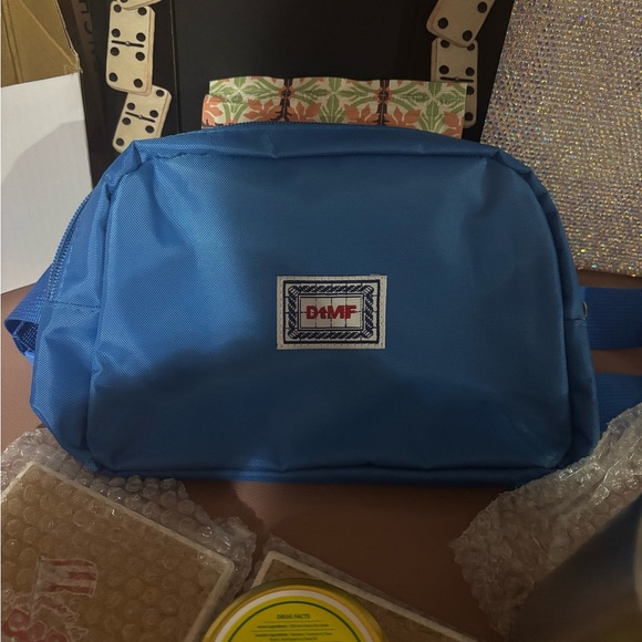 Bad Bunny Residency DTMF VIP Set - Picture 9 of 13